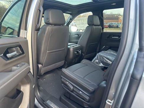 New 2026 GMC Yukon XL Denali w/ Sun & Power Step Package image 23