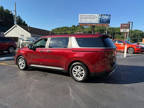 Used 2022 Kia Carnival LX FWD image 7