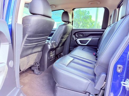 Used 2019 Nissan Titan PRO-4X w/ Pro-4x Convenience Package AWD/4WD image 19