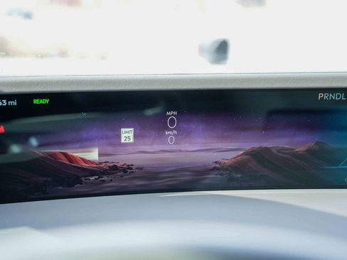 Used 2024 Lincoln Nautilus Reserve w/ Equipment Group 202A image 31