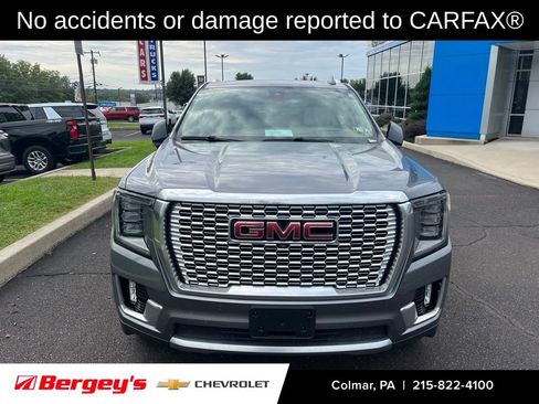 Used 2022 GMC Yukon XL Denali w/ Denali Ultimate Package AWD/4WD image 2