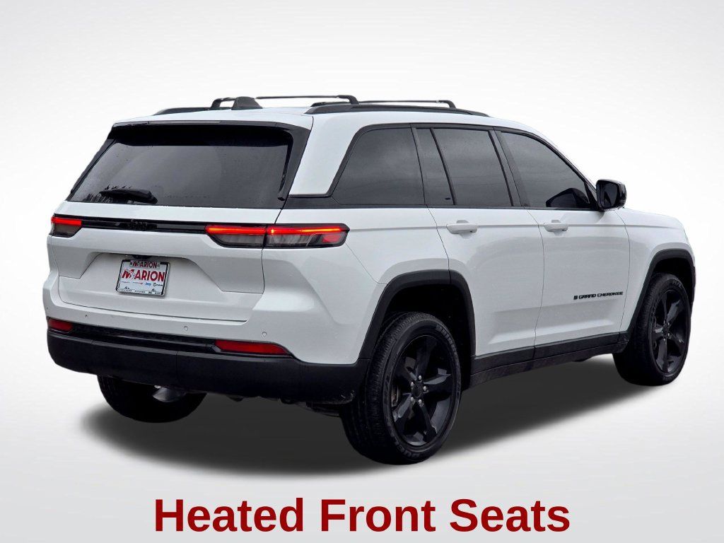 Used 2024 Jeep Grand Cherokee Altitude RWD image 17