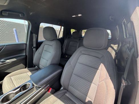 Used 2025 Chevrolet Equinox LT FWD image 36