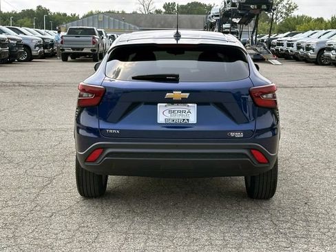 Certified 2024 Chevrolet Trax LS w/ LS Convenience Package FWD image 7