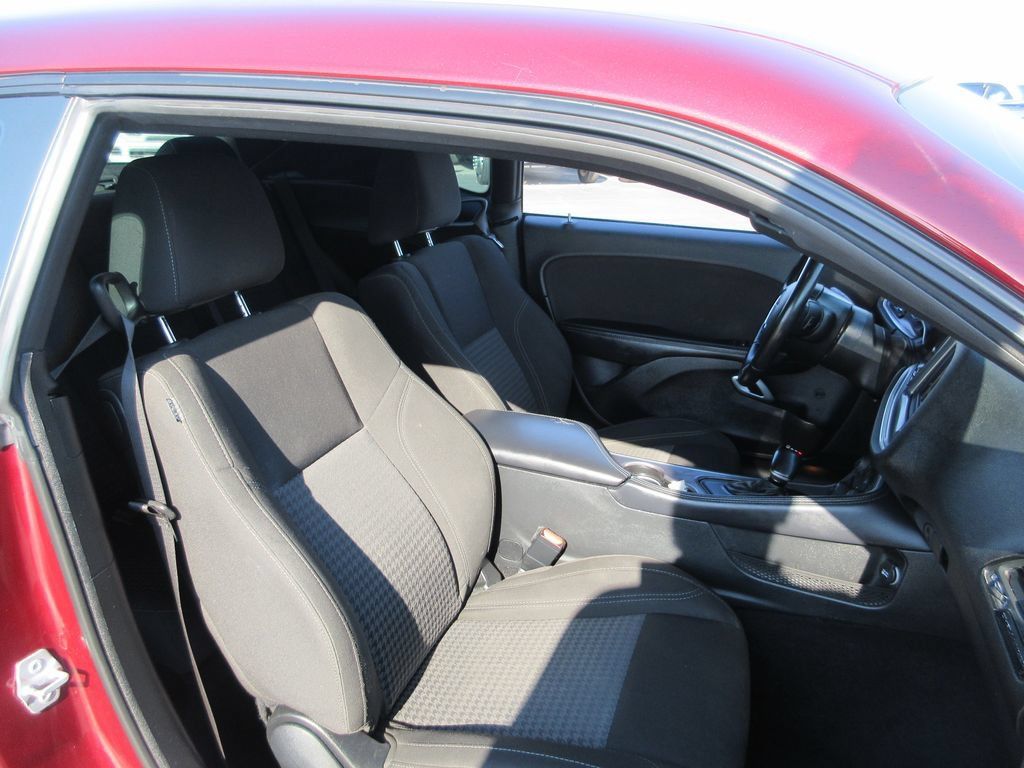 Used 2020 Dodge Challenger SXT RWD image 19