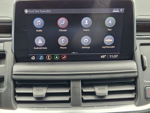 Used 2021 Chevrolet Tahoe Z71 w/ Rear Media and Nav Package image 18