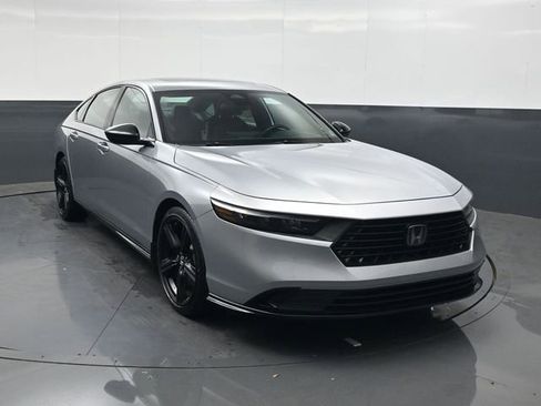 Used 2023 Honda Accord Sport image 2