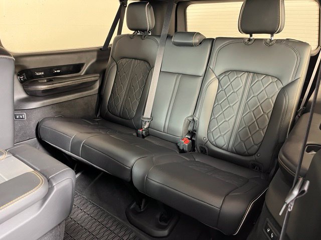 Used 2023 Jeep Grand Wagoneer L Series III w/ Rear Seat Video Group 1 AWD/4WD image 27