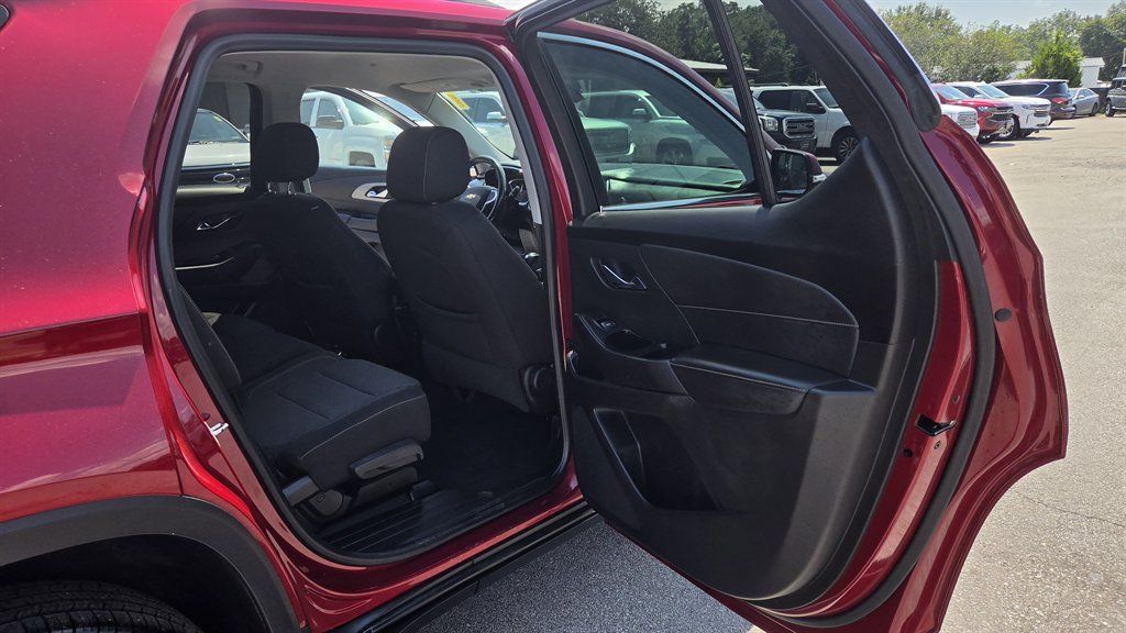 Used 2020 Chevrolet Traverse LT FWD image 16