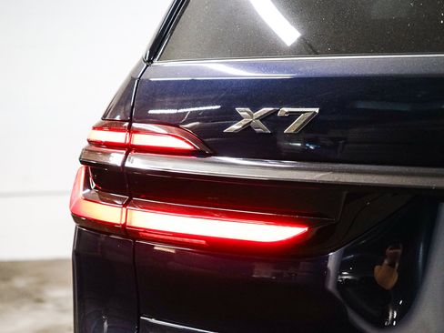 Used 2026 BMW X7 xDrive40i w/ M Sport Package AWD/4WD image 7