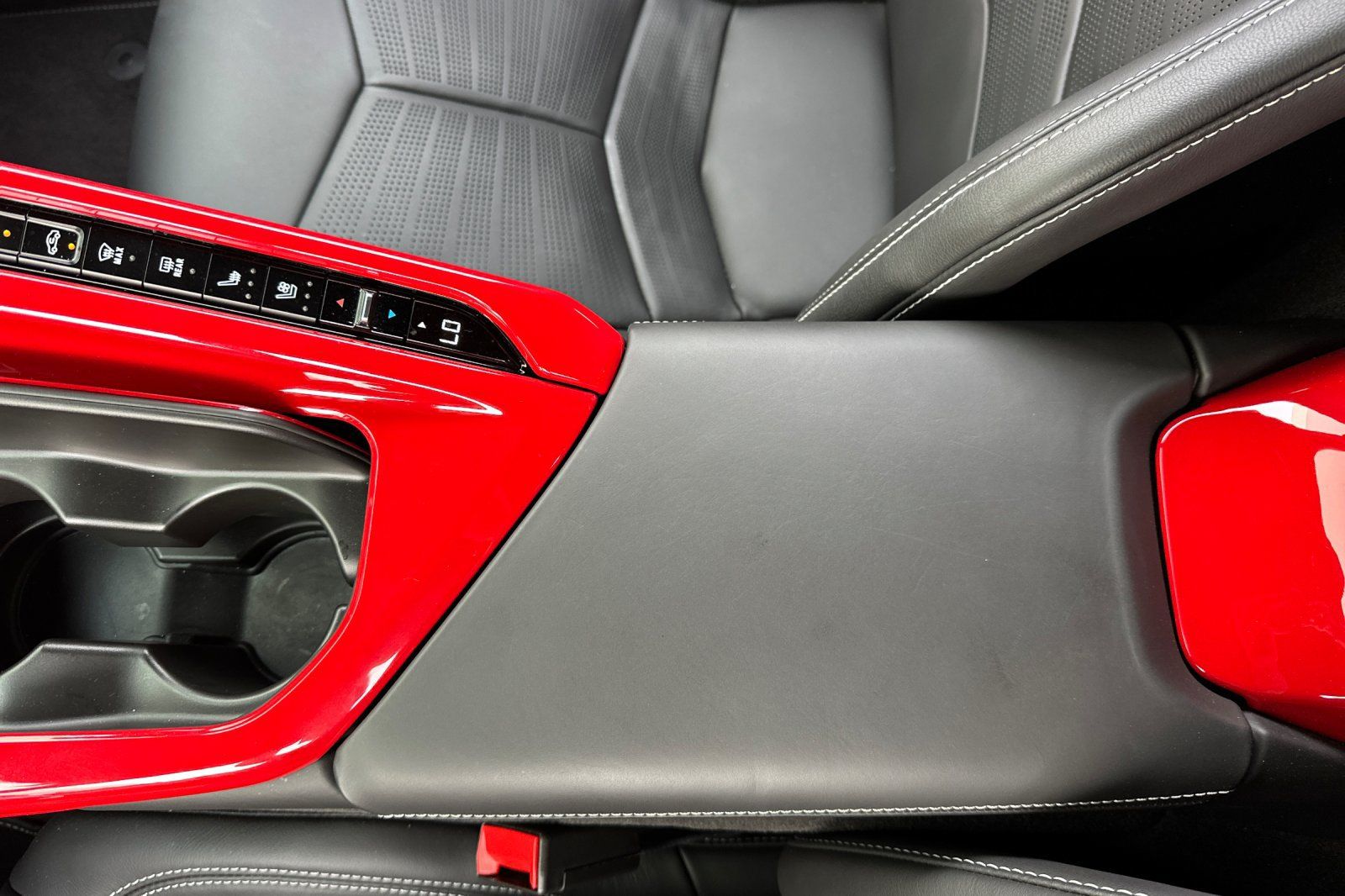 Used 2022 Chevrolet Corvette Stingray Premium Cpe w/ Z51 Performance Package RWD image 30