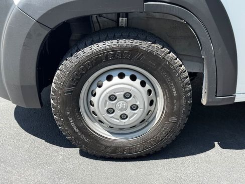 Used 2025 RAM ProMaster 2500 w/ Convenience Group image 23