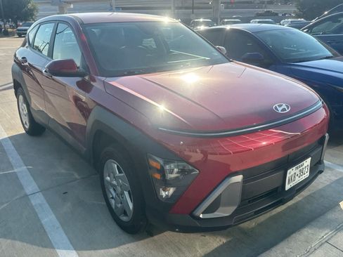Used 2024 Hyundai Kona SE AWD/4WD image 2