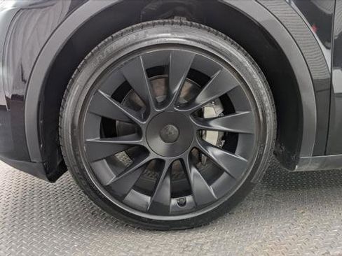 Used 2023 Tesla Model Y Long Range AWD/4WD image 29