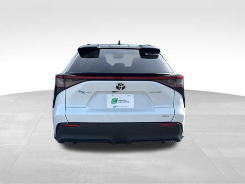 Used 2023 Toyota bZ4X XLE image 4