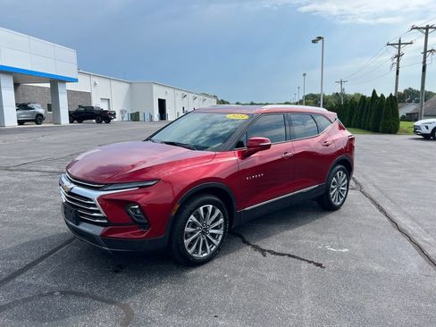 Used 2025 Chevrolet Blazer Premier w/ Driver Confidence II Package FWD image 3