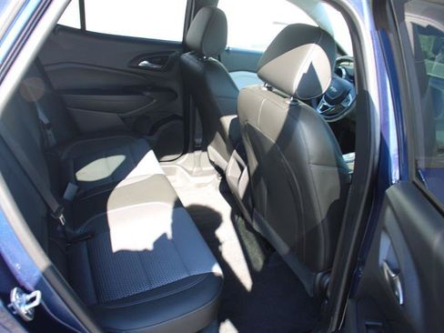 Used 2024 Chevrolet Trax LT w/ Driver Confidence Package FWD image 13