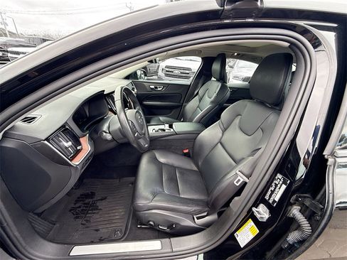 Used 2022 Volvo S60 T8 Inscription image 23