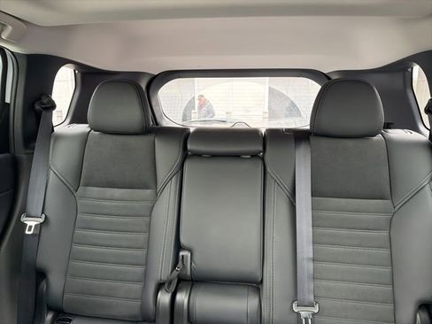 Used 2024 Mitsubishi Outlander SE image 11