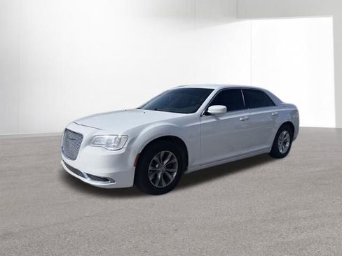 Used 2016 Chrysler 300 Limited RWD image 1