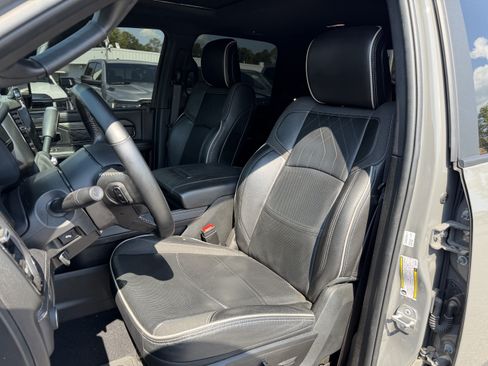 Used 2025 RAM 3500 Limited AWD/4WD image 12