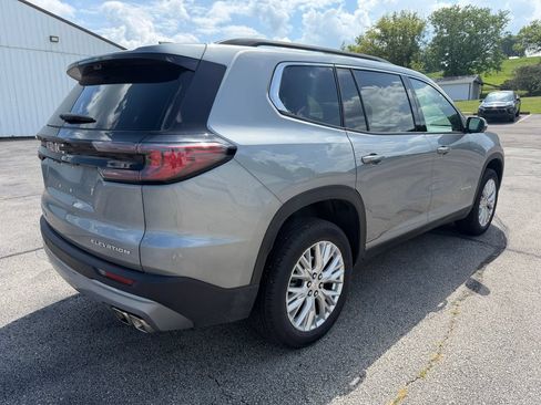 Used 2026 GMC Acadia Elevation w/ Elevation Premium Package AWD/4WD image 3