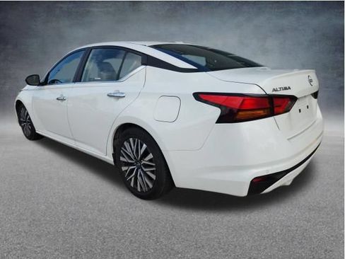 Used 2025 Nissan Altima 2.5 SV FWD image 7