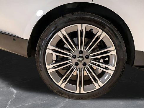 Used 2025 Land Rover Range Rover Autobiography image 46