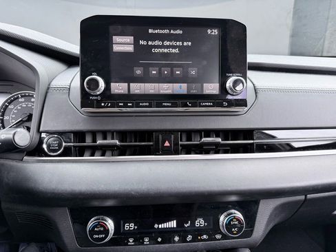 Used 2022 Mitsubishi Outlander ES image 19