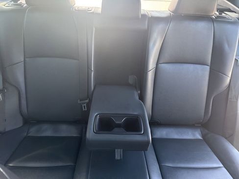 Used 2022 Toyota Venza XLE image 15