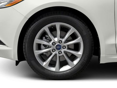 Used 2017 Ford Fusion SE w/ Fusion SE Technology Package FWD image 11