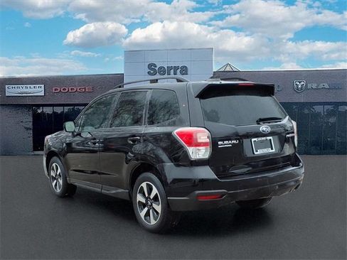 Used 2018 Subaru Forester 2.5i Premium w/ All-Weather Package image 4