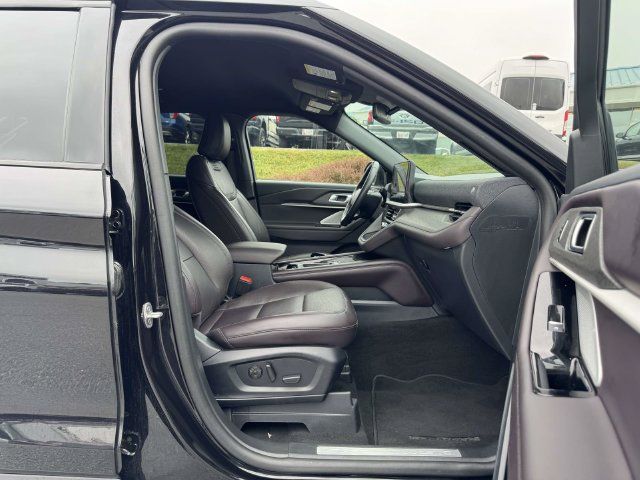 Used 2026 Ford Explorer Platinum AWD/4WD image 6
