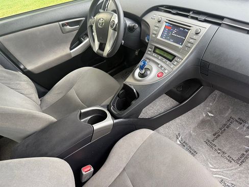 Used 2014 Toyota Prius Two FWD image 16