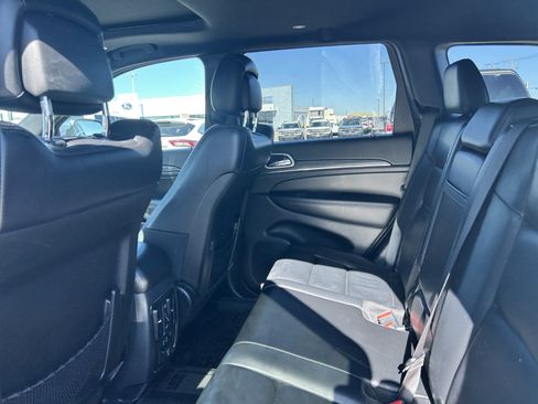 Used 2019 Jeep Grand Cherokee Limited AWD/4WD image 10