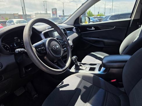 Used 2016 Kia Sorento LX AWD/4WD image 9