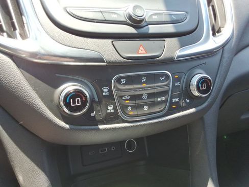 Certified 2020 Chevrolet Equinox LT FWD image 28