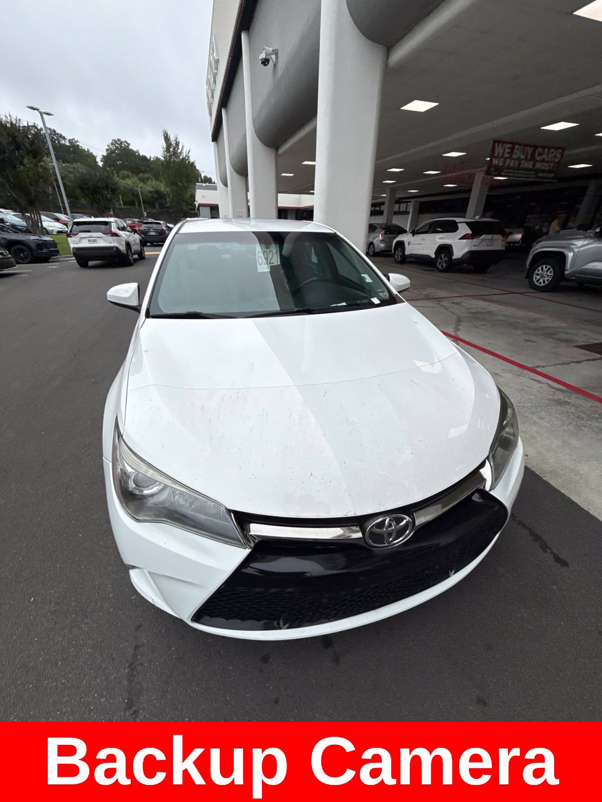 Used 2015 Toyota Camry SE FWD image 1