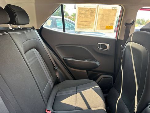 Used 2026 Hyundai Venue SEL FWD image 37