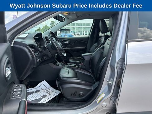 Used 2020 Jeep Cherokee Trailhawk w/ Cold Weather Group AWD/4WD image 19