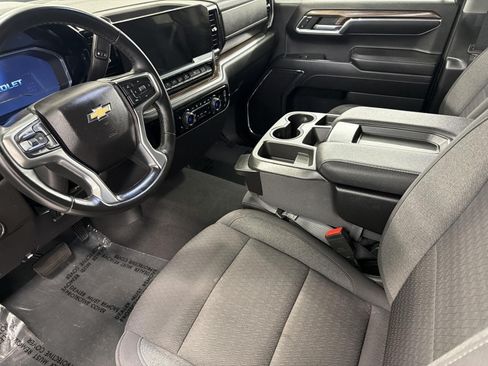 Used 2024 Chevrolet Silverado 1500 LT AWD/4WD image 9