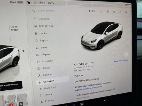 Used 2025 Tesla Model Y Long Range AWD/4WD image 24