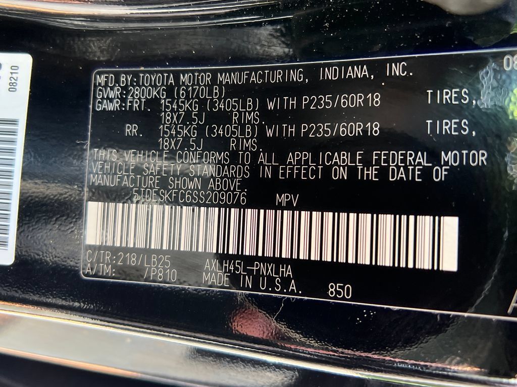 Used 2025 Toyota Sienna Platinum AWD/4WD image 29