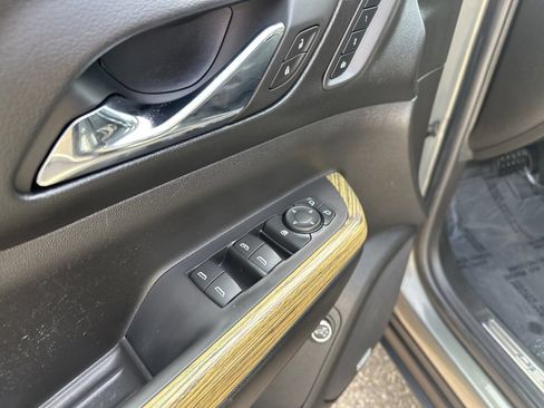 Used 2018 GMC Acadia Denali AWD/4WD image 20