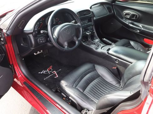 Used 2002 Chevrolet Corvette Coupe w/ Preferred Equipment Group2 image 7