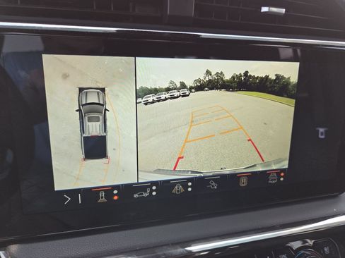 Used 2024 GMC Sierra 1500 AT4 w/ Technology Package AWD/4WD image 8