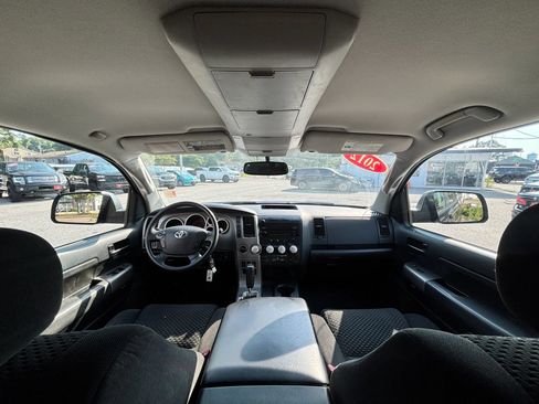 Used 2012 Toyota Tundra 4x4 CrewMax w/ SR5 Pkg image 17