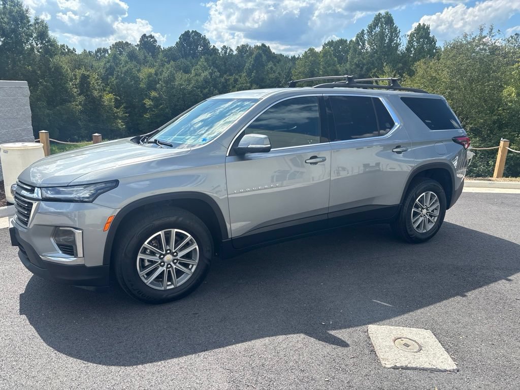 Used 2023 Chevrolet Traverse LT AWD/4WD image 1