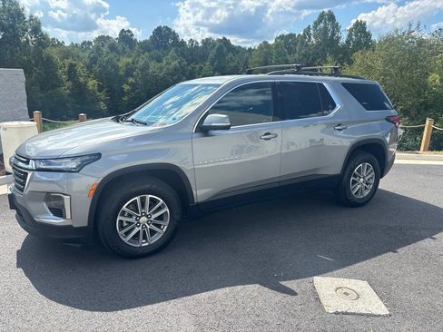 Used 2023 Chevrolet Traverse LT AWD/4WD image 1