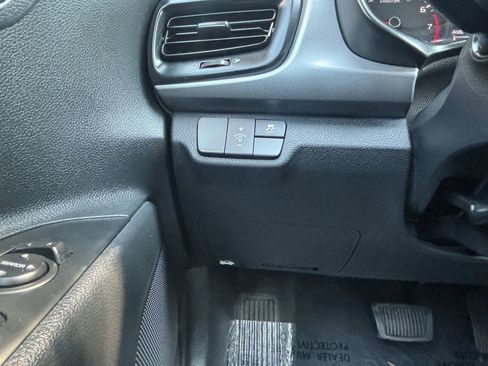 Used 2023 Kia Rio LX image 25